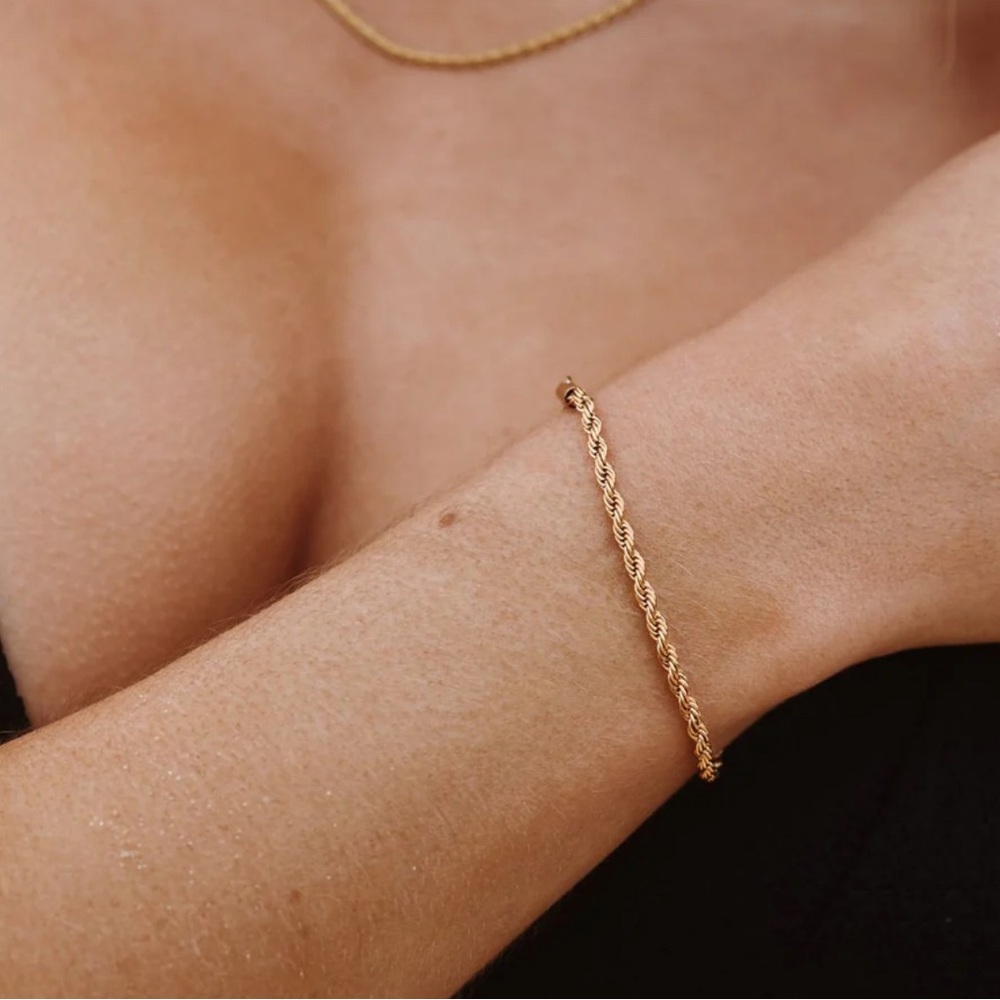 Atolea Gold Calvi Rope Chain Bracelet - Picture 3 of 4